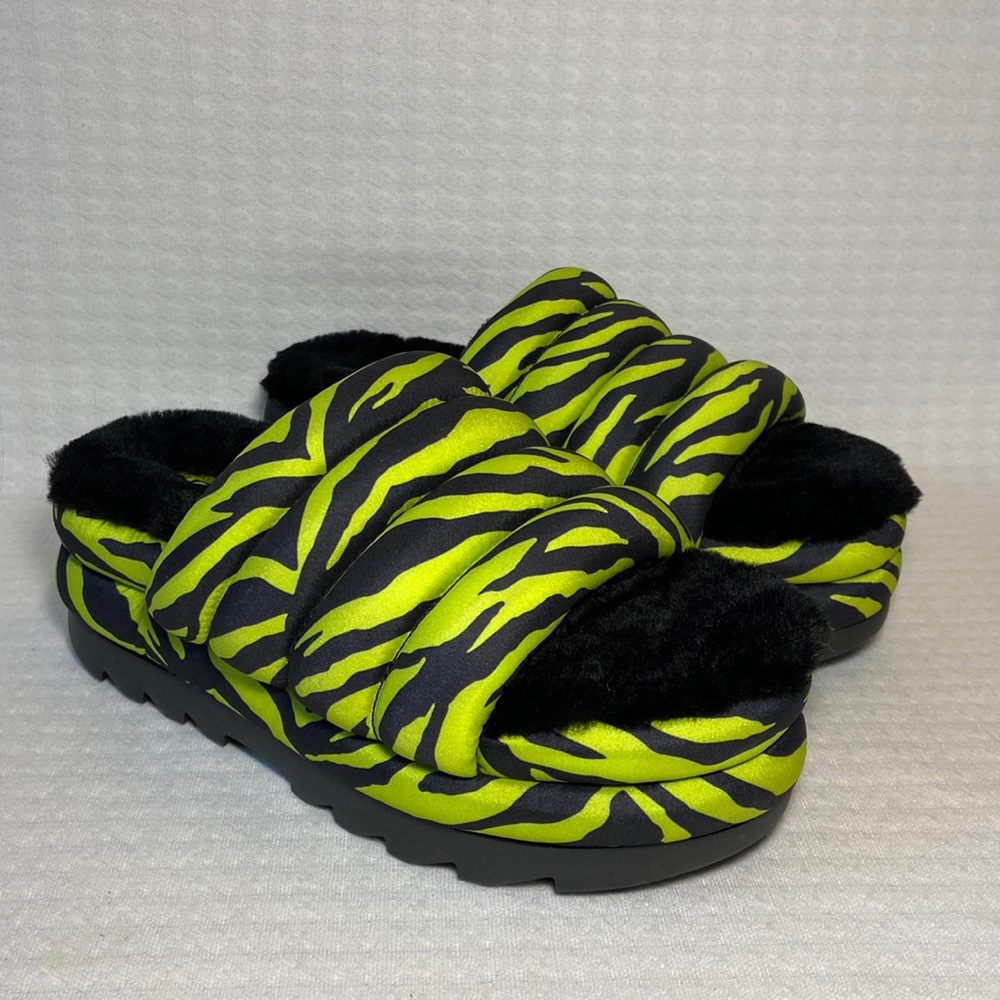 NWOT Maxi Slides Platforms Women